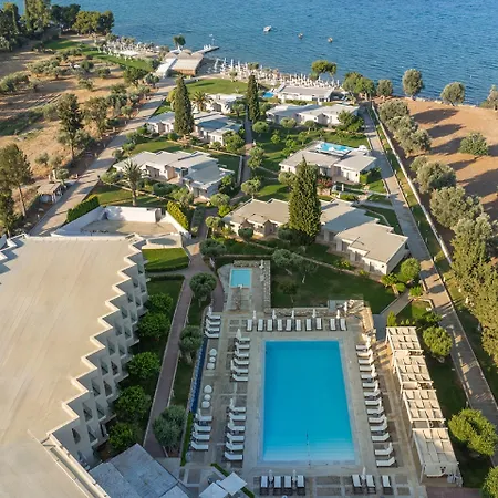 Amaronda & Hotel 4*
