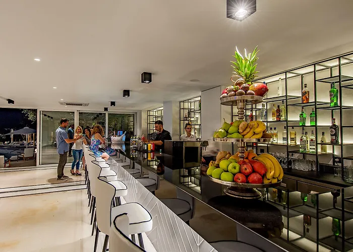 Amaronda & Ξενοδοχείο