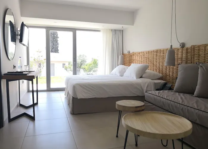 Ξενοδοχείο Amaronda & Ερέτρια