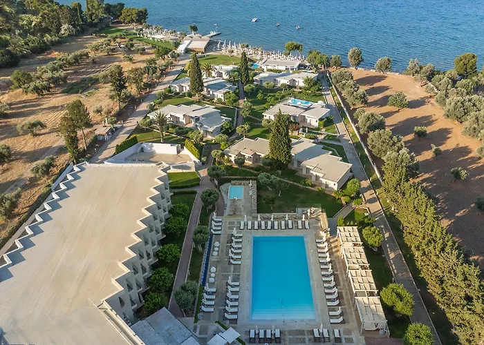 Amaronda & Ξενοδοχείο 4*